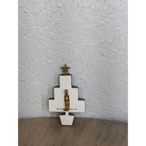 Vintage Hallmark Holiday Brooch Pin Sewing Spools Christmas Nostalgic - Picture 3 of 4